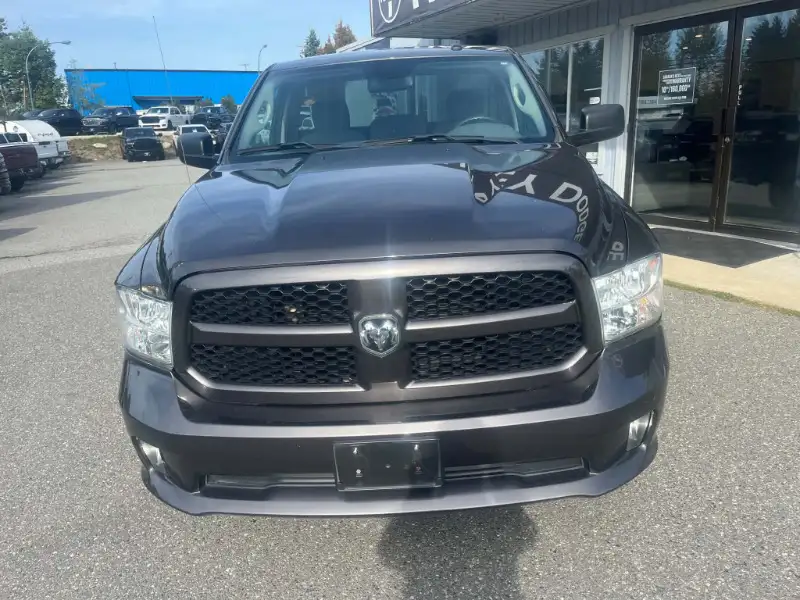 2016 RAM 1500 Regular Cab, šedá, 92 571 km, dovoz Kanada — foto 9 z 12