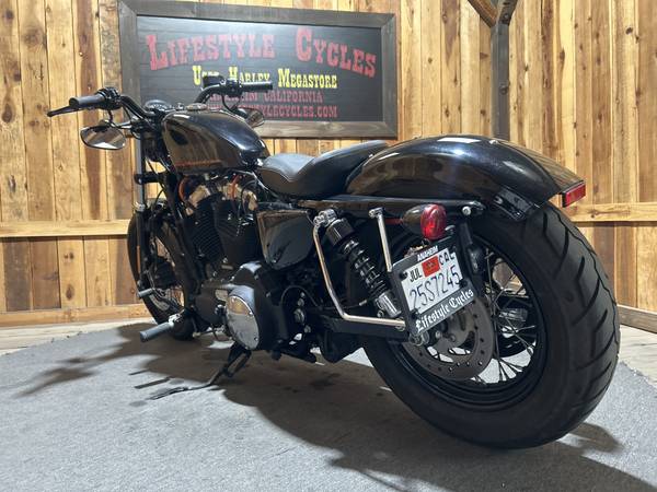 2014 Harley-Davidson, dovoz USA — foto 8 z 11