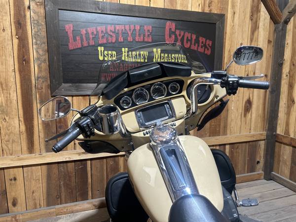 2014 Harley-Davidson, dovoz USA — foto 10 z 11