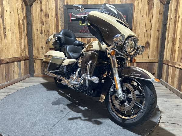 2014 Harley-Davidson, dovoz USA — foto 2 z 11