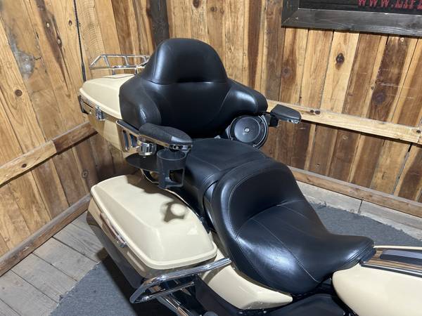 2014 Harley-Davidson, dovoz USA — foto 3 z 11