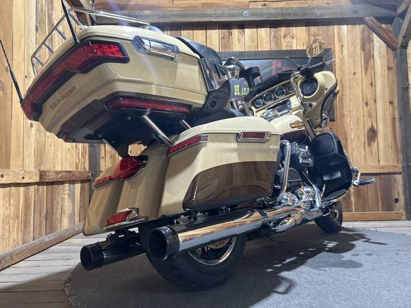 2014 Harley-Davidson, dovoz USA — foto 4 z 11