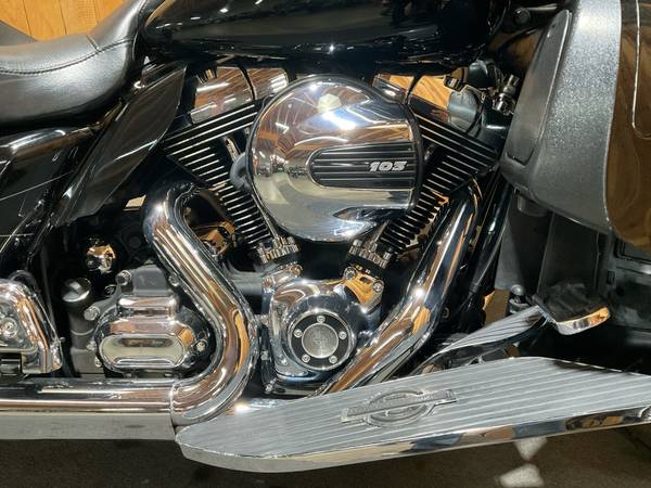 2015 Harley-Davidson, dovoz USA — foto 9 z 12