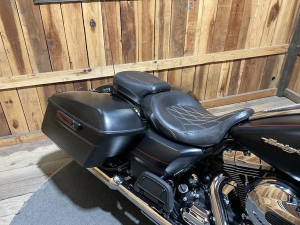 2015 Harley-Davidson, dovoz USA — foto 12 z 12