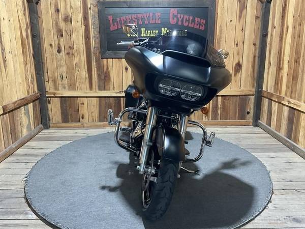 2015 Harley-Davidson, dovoz USA — foto 3 z 12