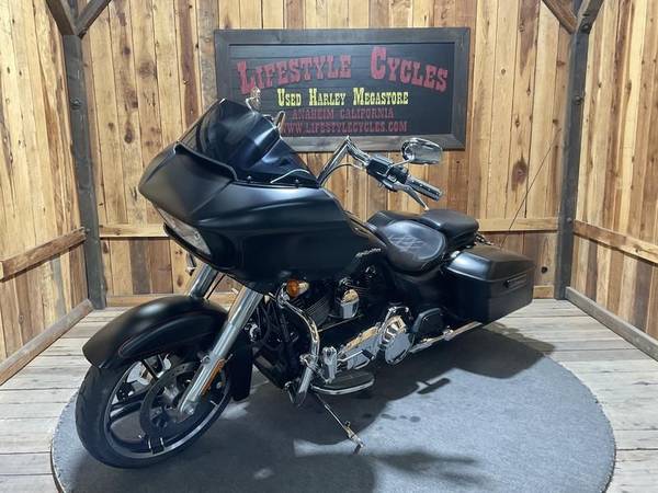 2015 Harley-Davidson, dovoz USA — foto 4 z 12