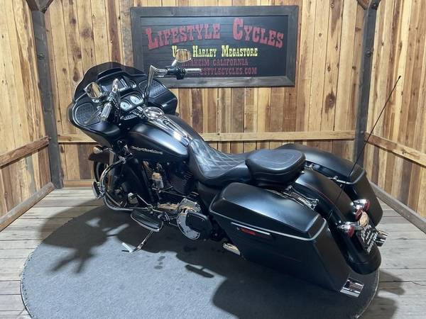2015 Harley-Davidson, dovoz USA — foto 6 z 12