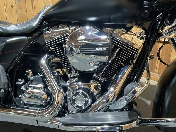 2015 Harley-Davidson, dovoz USA — foto 9 z 12