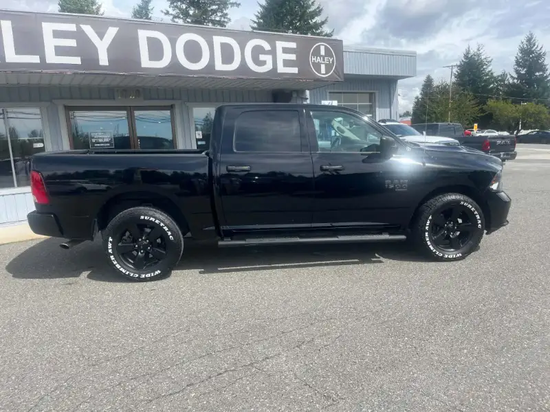 2023 RAM 1500 EXPRESS, černá, 72 116 km, dovoz Kanada — foto 2 z 12