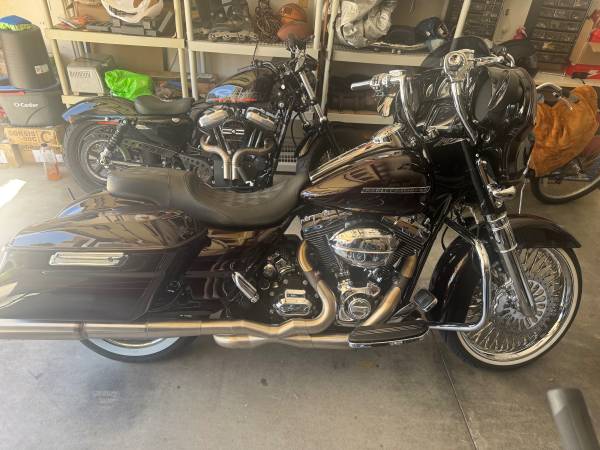 2011 Harley-Davidson, dovoz USA — foto 7 z 7
