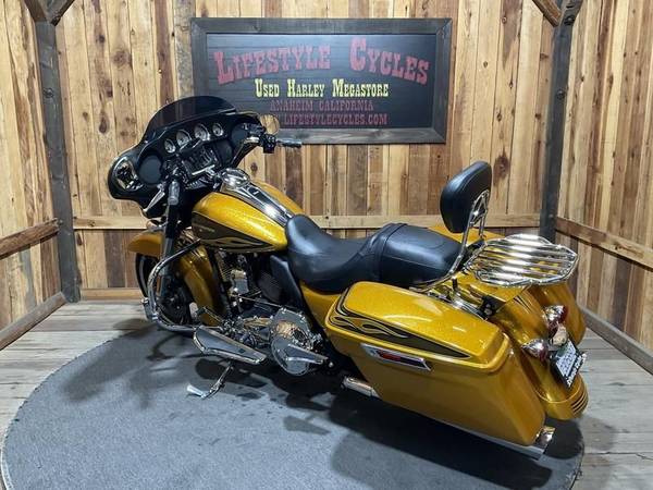 2016 Harley-Davidson, dovoz USA — foto 11 z 12