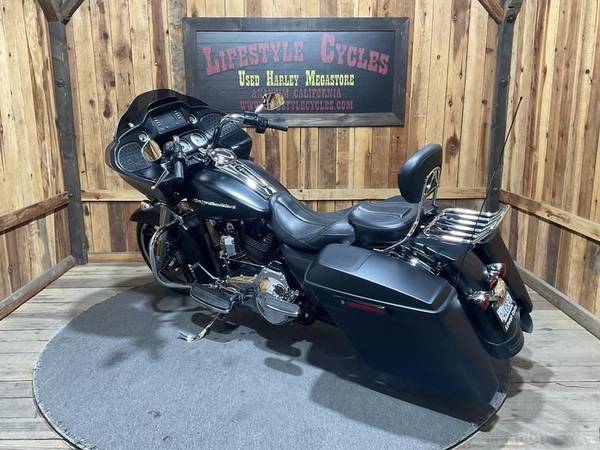 2016 Harley-Davidson, dovoz USA — foto 11 z 12