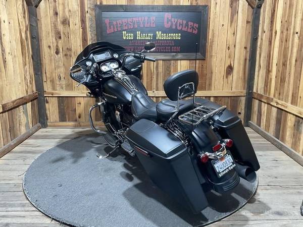 2016 Harley-Davidson, dovoz USA — foto 12 z 12