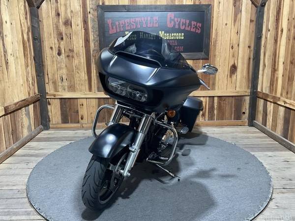 2016 Harley-Davidson, dovoz USA — foto 6 z 12