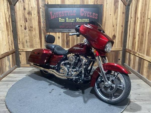 2016 Harley-Davidson, dovoz USA — foto 3 z 12