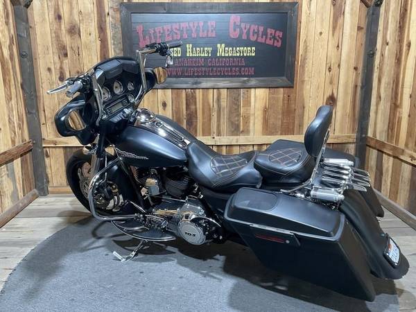 2013 Harley-Davidson, dovoz USA — foto 10 z 12