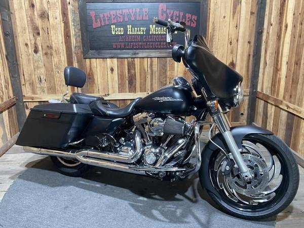 2013 Harley-Davidson, dovoz USA — foto 2 z 12