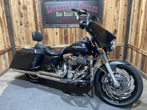 2013 Harley-Davidson, dovoz USA — foto 3 z 12