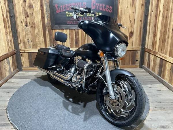 2013 Harley-Davidson, dovoz USA — foto 4 z 12