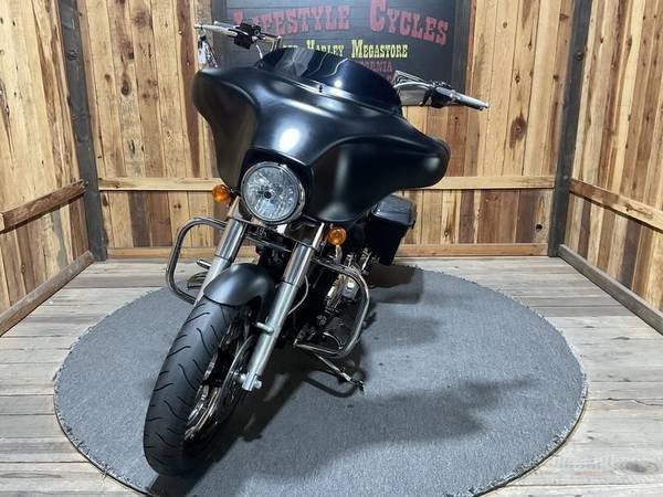 2013 Harley-Davidson, dovoz USA — foto 6 z 12