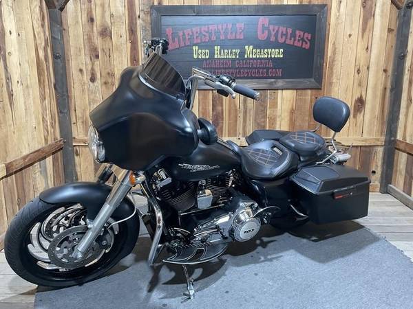 2013 Harley-Davidson, dovoz USA — foto 8 z 12