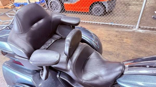 2015 Harley-Davidson, dovoz USA — foto 5 z 11