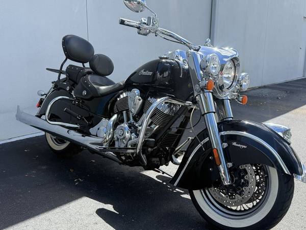 2014 Harley-Davidson, černá, dovoz USA — foto 4 z 12