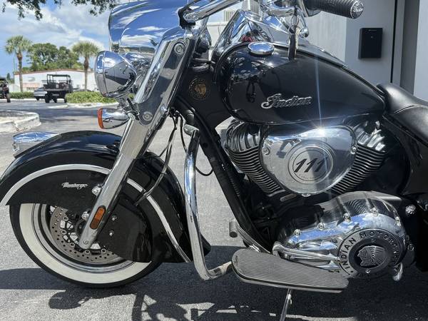 2014 Harley-Davidson, černá, dovoz USA — foto 9 z 12