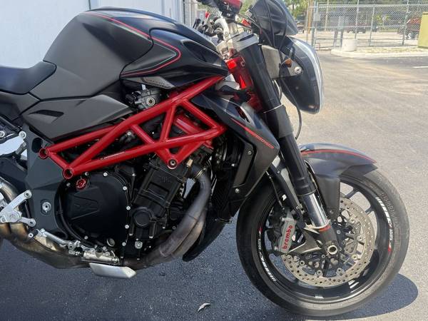 2012 Harley-Davidson, dovoz USA — foto 7 z 12