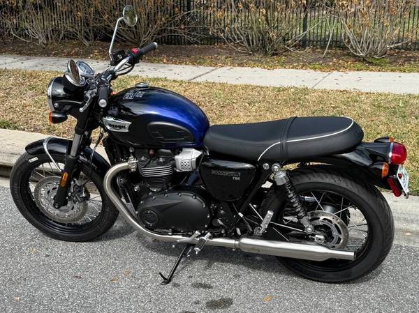 Triumph, dovoz USA — foto 4 z 5