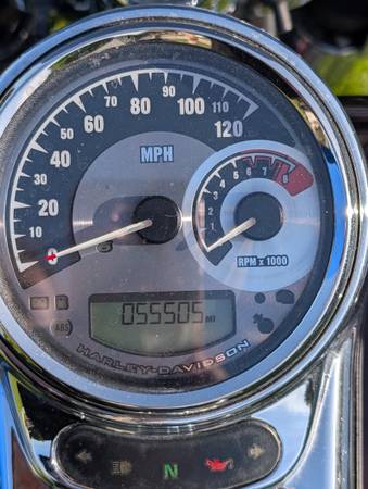 2007 Harley-Davidson, dovoz USA — foto 5 z 8