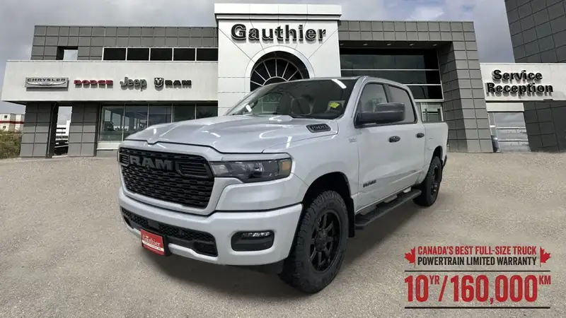 2026 RAM 1500 Express, stříbrná, 15 km, dovoz Kanada — foto 2 z 12