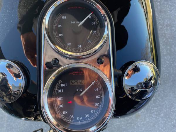 2003 Harley-Davidson, dovoz USA — foto 6 z 9
