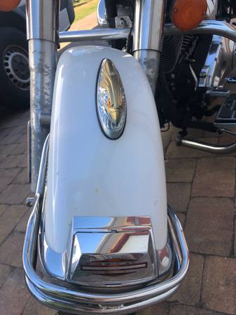 2004 Harley-Davidson, dovoz USA — foto 8 z 12