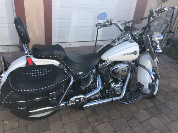 2004 Harley-Davidson, dovoz USA — foto 9 z 12