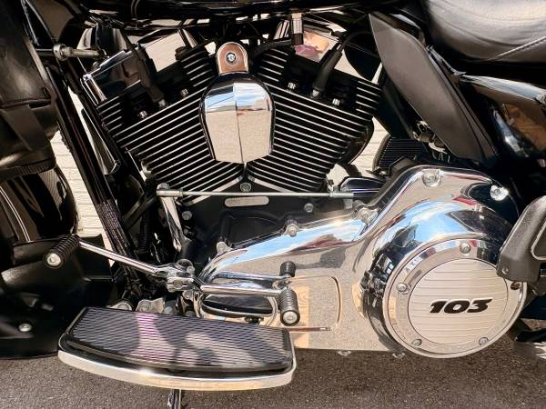 2012 Harley-Davidson, dovoz USA — foto 10 z 12