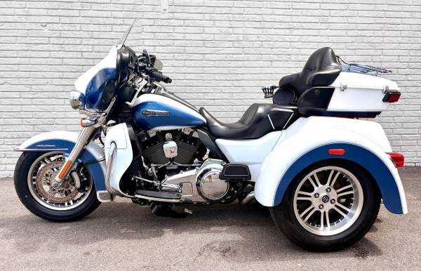 2015 Harley-Davidson, dovoz USA — foto 2 z 12
