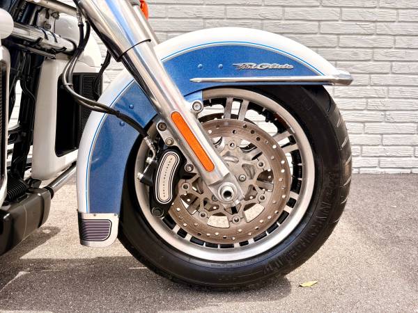 2015 Harley-Davidson, dovoz USA — foto 9 z 12