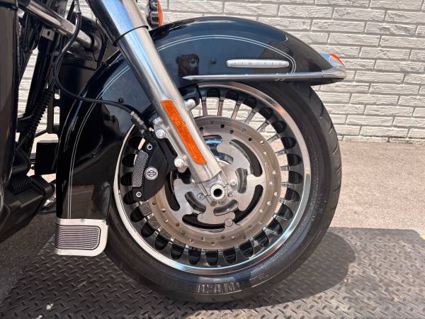 2012 Harley-Davidson, dovoz USA — foto 11 z 12
