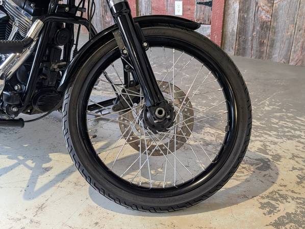 2011 Harley-Davidson, dovoz USA — foto 5 z 11