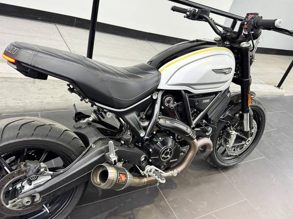2021 Ducati, dovoz USA — foto 3 z 12