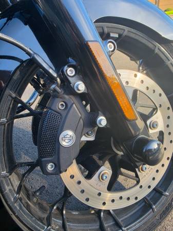 2022 Harley-Davidson, dovoz USA — foto 7 z 12