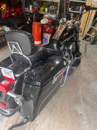 2003 Harley-Davidson, dovoz USA — foto 2 z 8
