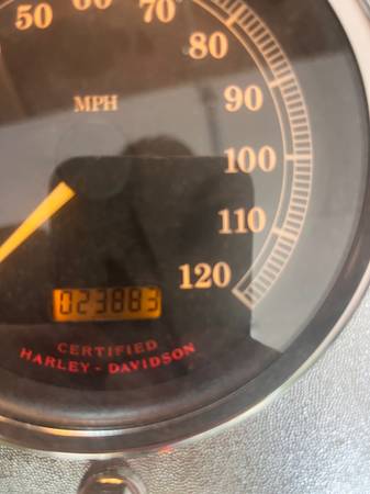 2003 Harley-Davidson, dovoz USA — foto 4 z 8