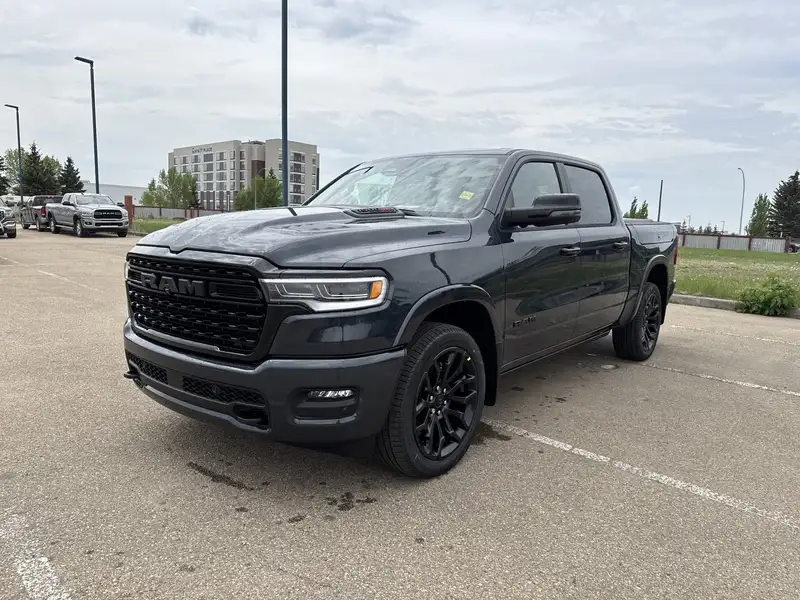 2026 RAM 1500 Limited | Night Edition | Multi-Function Tailgate, modrá, 31 km, dovoz Kanada — foto 3 z 12