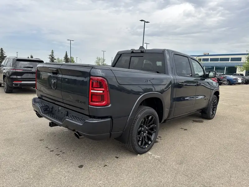 2026 RAM 1500 Limited | Night Edition | Multi-Function Tailgate, modrá, 31 km, dovoz Kanada — foto 7 z 12