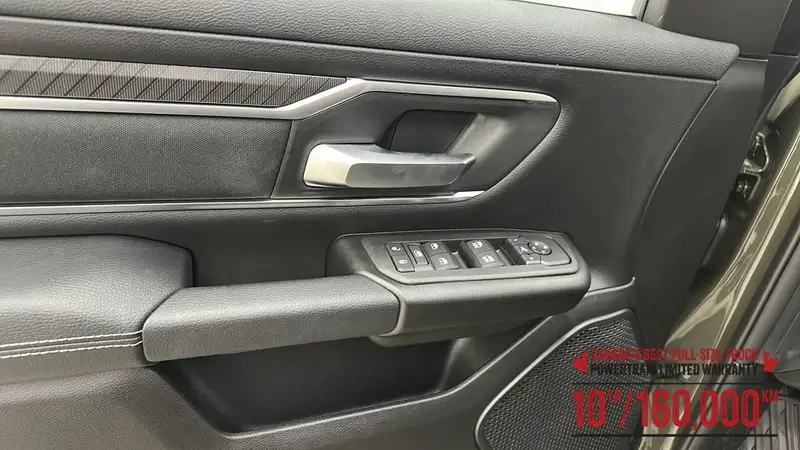 2026 RAM 1500 Big Horn, zelená, 15 km, dovoz Kanada — foto 11 z 12