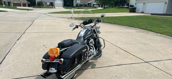 2003 Harley-Davidson, dovoz USA — foto 2 z 9