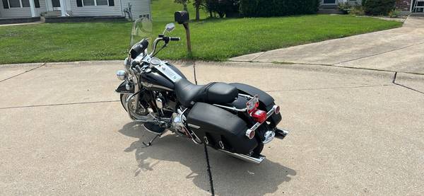 2003 Harley-Davidson, dovoz USA — foto 3 z 9