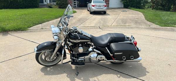 2003 Harley-Davidson, dovoz USA — foto 4 z 9